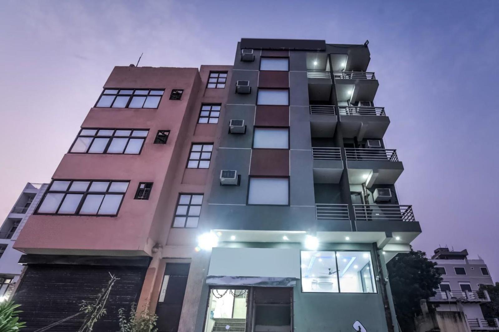 Hotel Aerostar Gold - Opposite Max Healthcare دلهي المظهر الخارجي الصورة