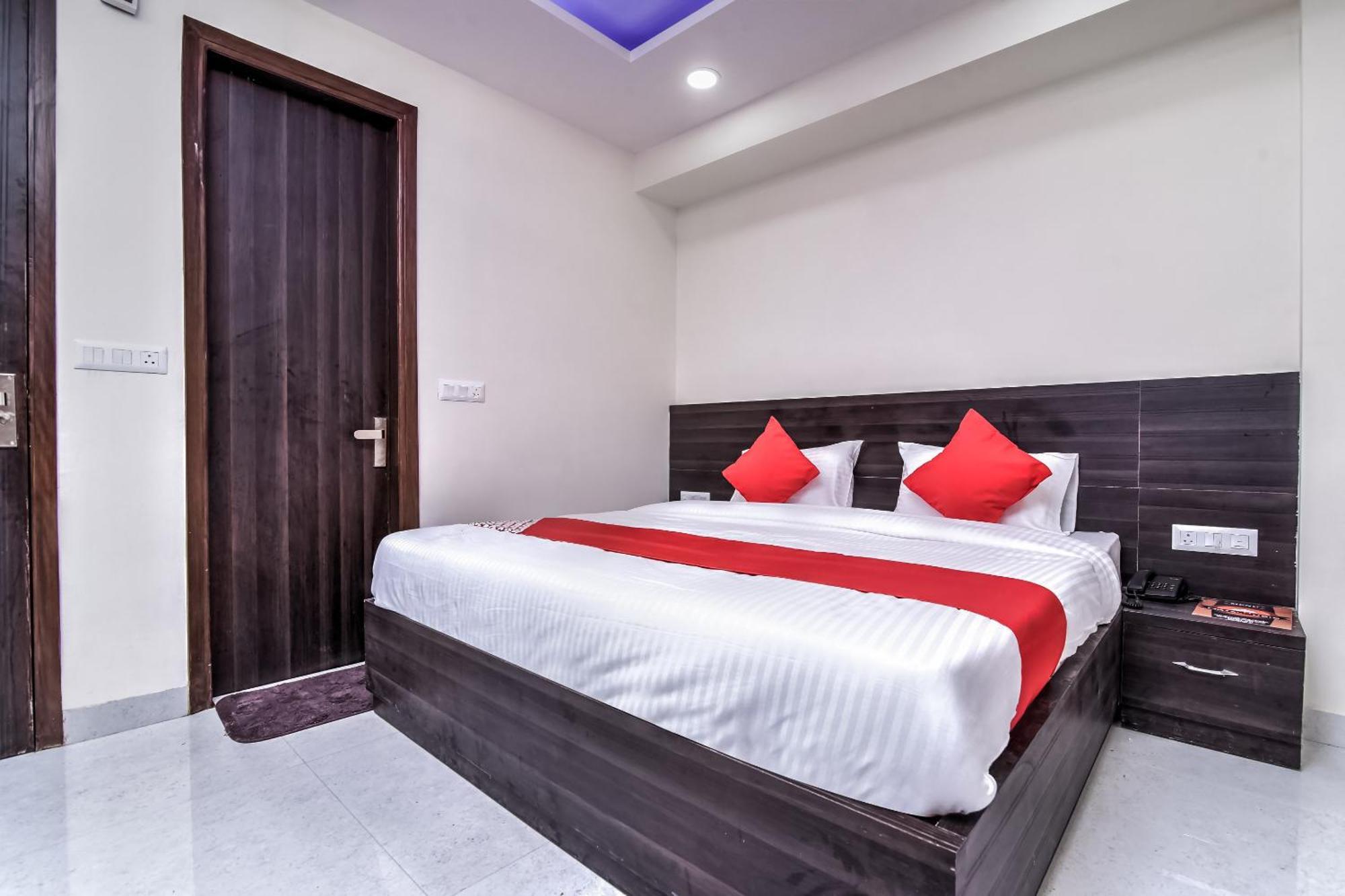 Hotel Aerostar Gold - Opposite Max Healthcare دلهي المظهر الخارجي الصورة