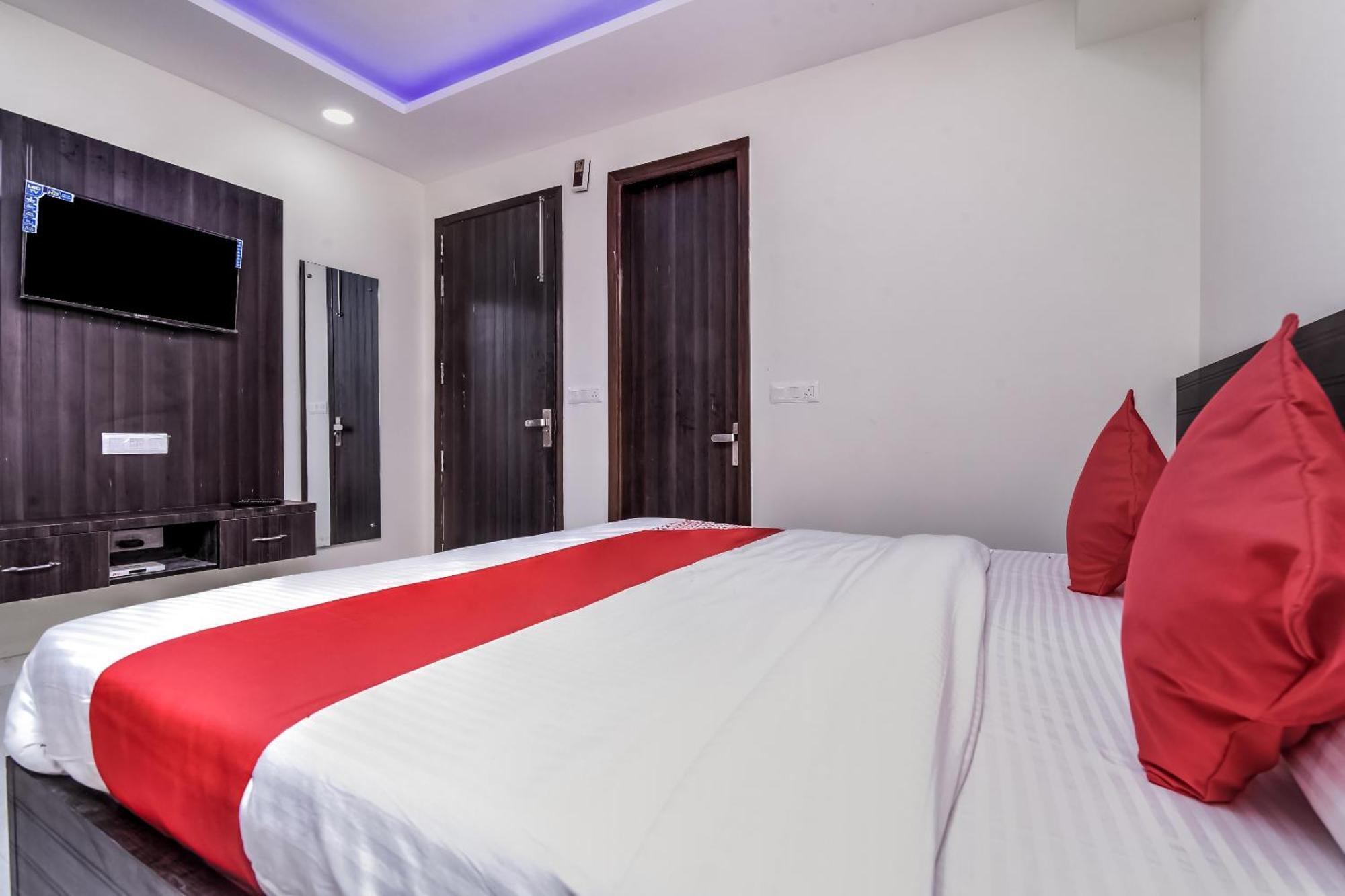 Hotel Aerostar Gold - Opposite Max Healthcare دلهي المظهر الخارجي الصورة
