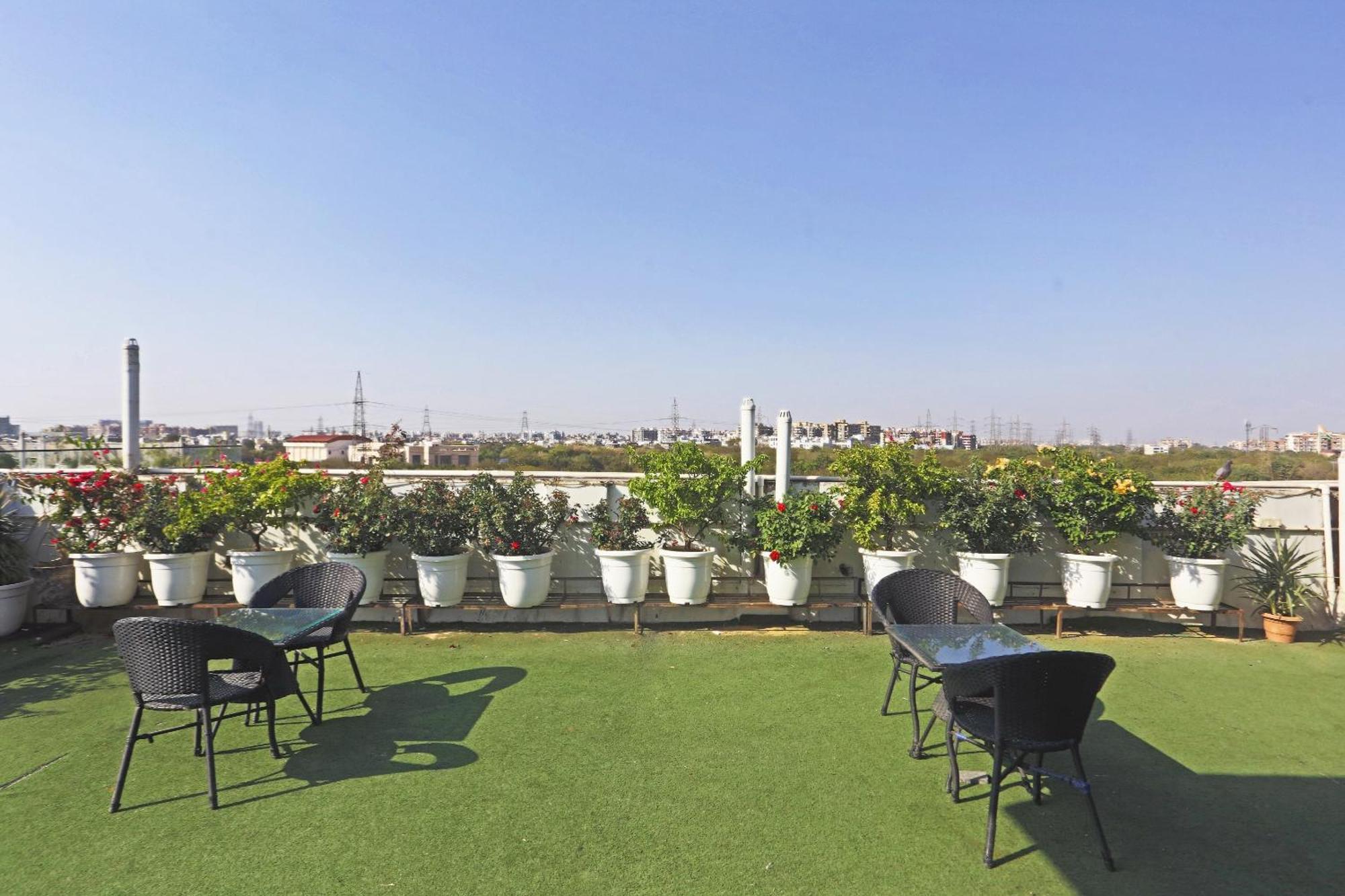 Hotel Aerostar Gold - Opposite Max Healthcare دلهي المظهر الخارجي الصورة