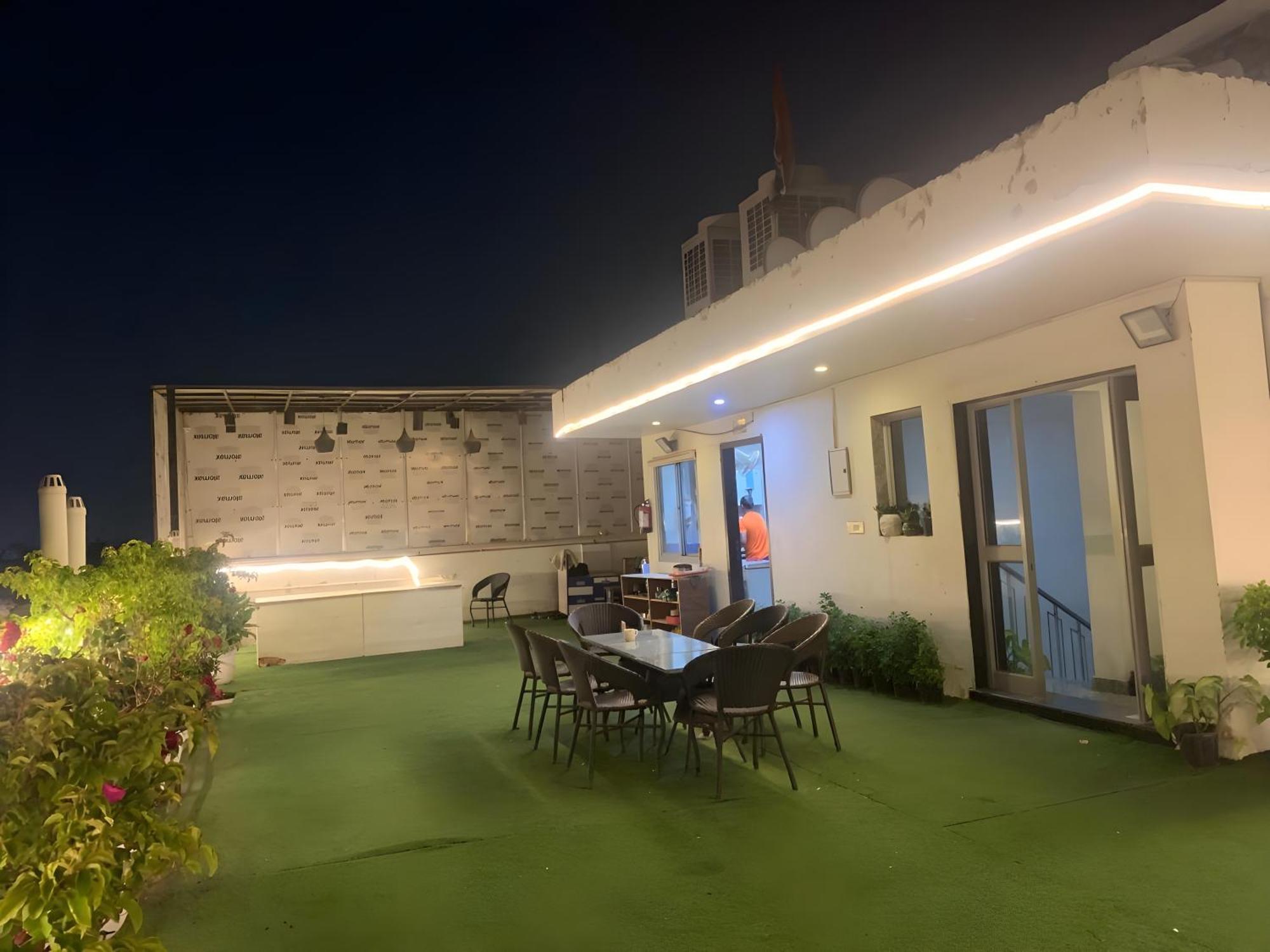 Hotel Aerostar Gold - Opposite Max Healthcare دلهي المظهر الخارجي الصورة