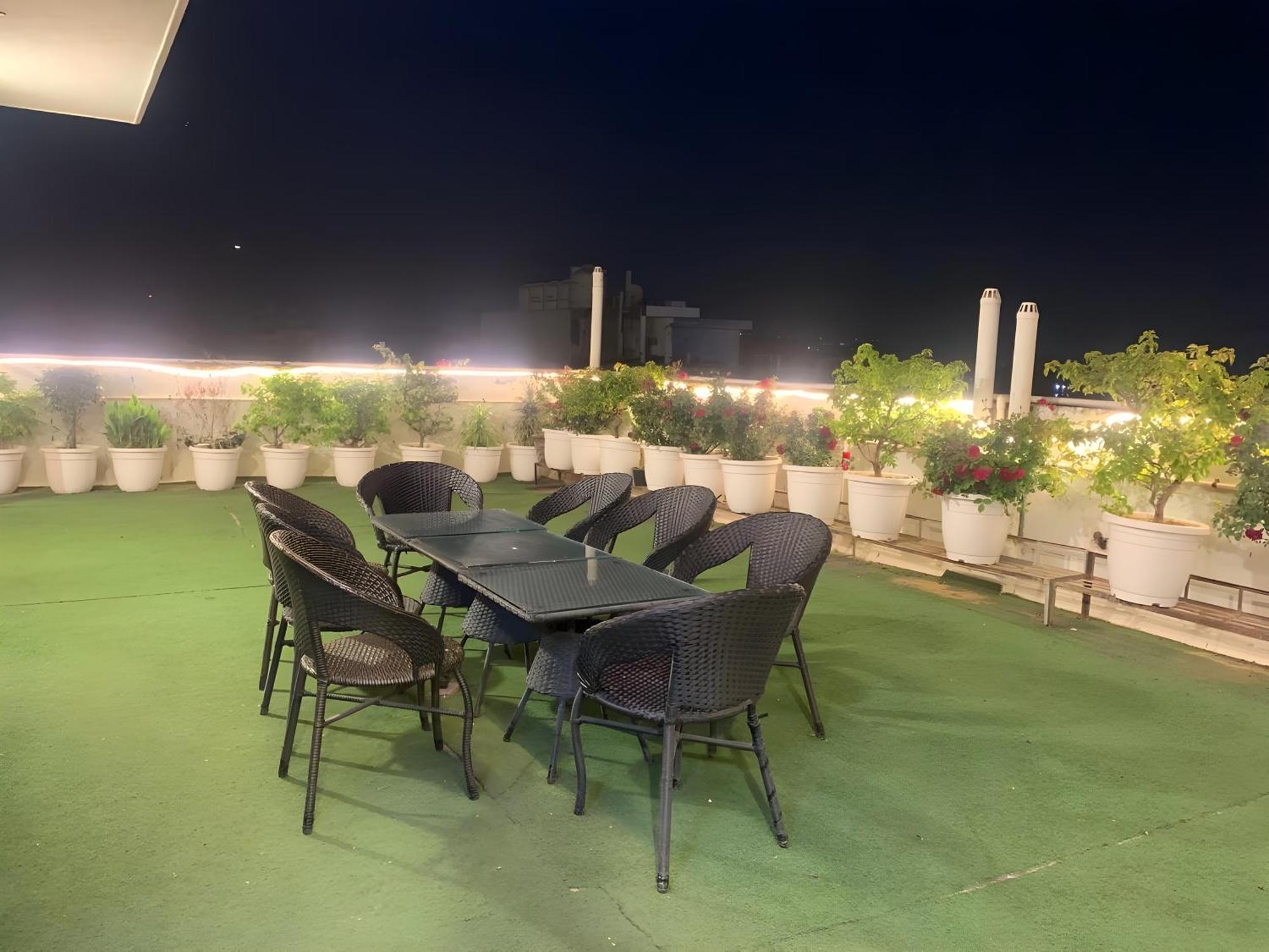 Hotel Aerostar Gold - Opposite Max Healthcare دلهي المظهر الخارجي الصورة