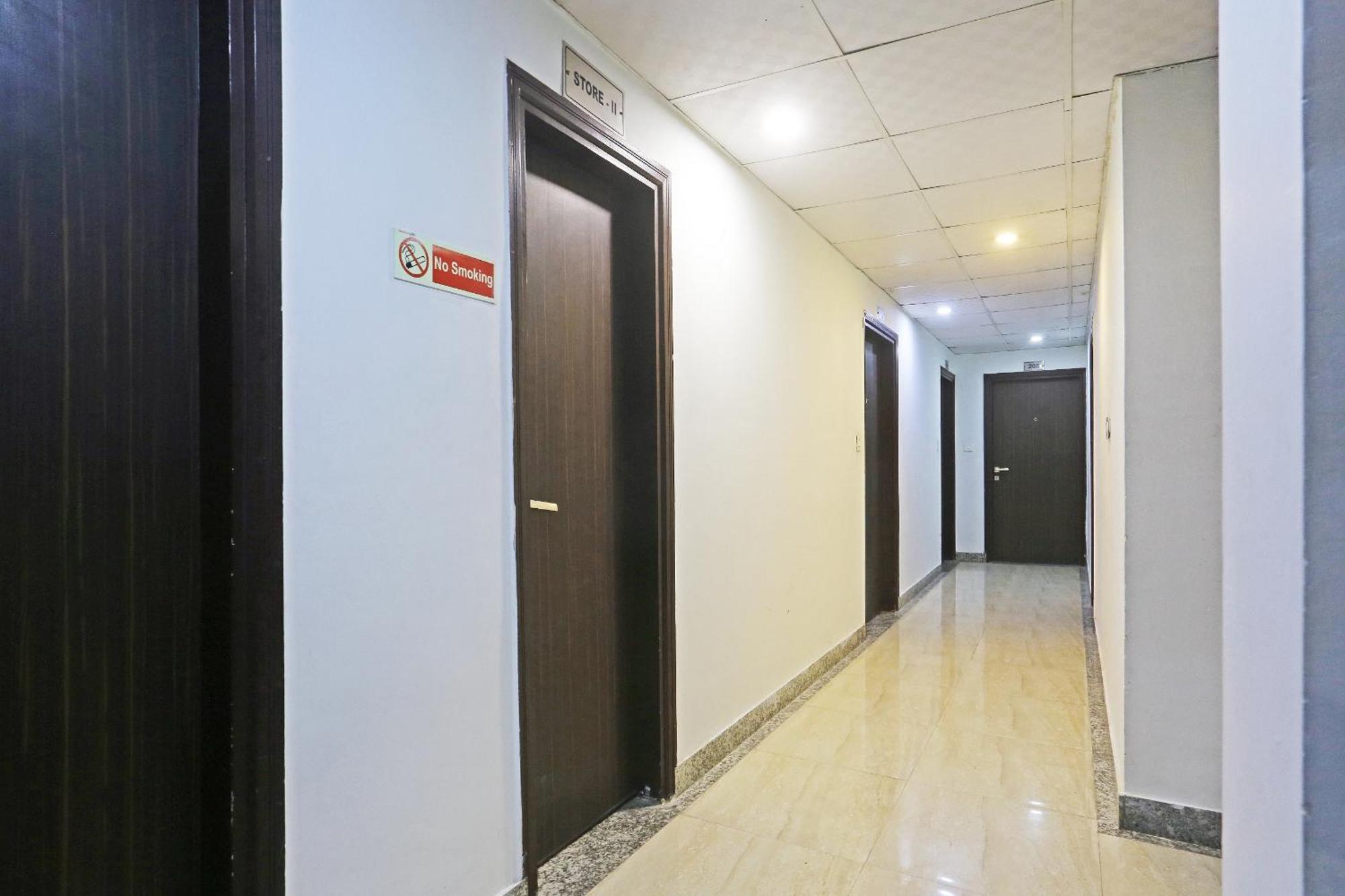 Hotel Aerostar Gold - Opposite Max Healthcare دلهي المظهر الخارجي الصورة