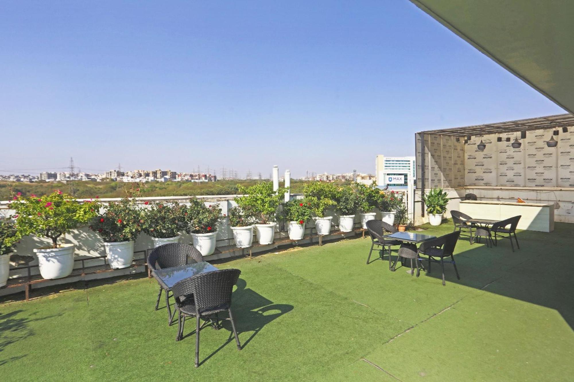 Hotel Aerostar Gold - Opposite Max Healthcare دلهي المظهر الخارجي الصورة