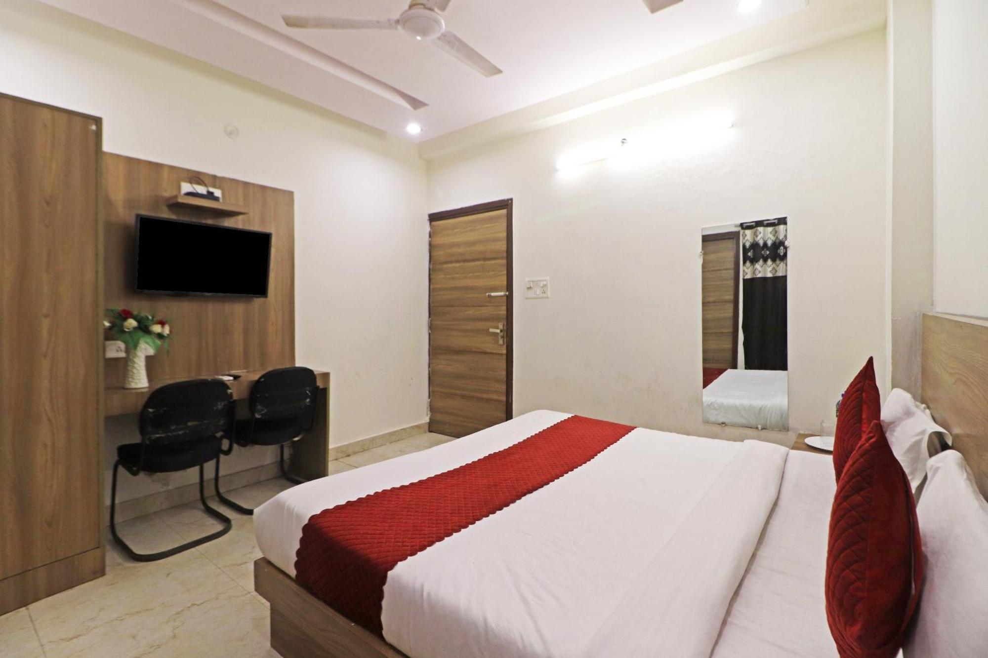 Hotel Aerostar Gold - Opposite Max Healthcare دلهي المظهر الخارجي الصورة