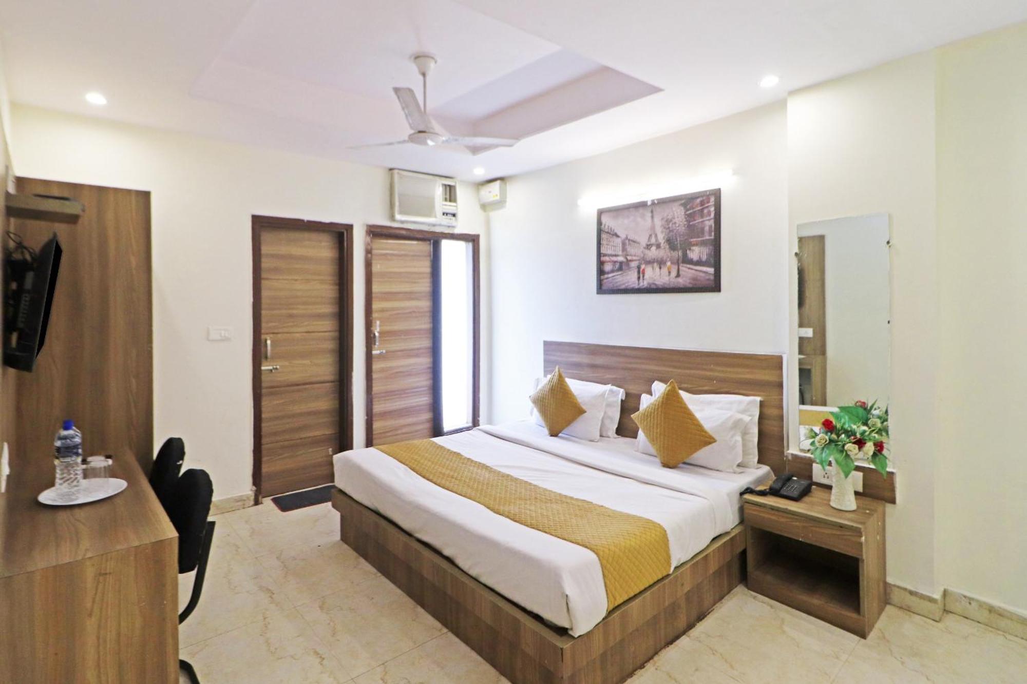 Hotel Aerostar Gold - Opposite Max Healthcare دلهي المظهر الخارجي الصورة