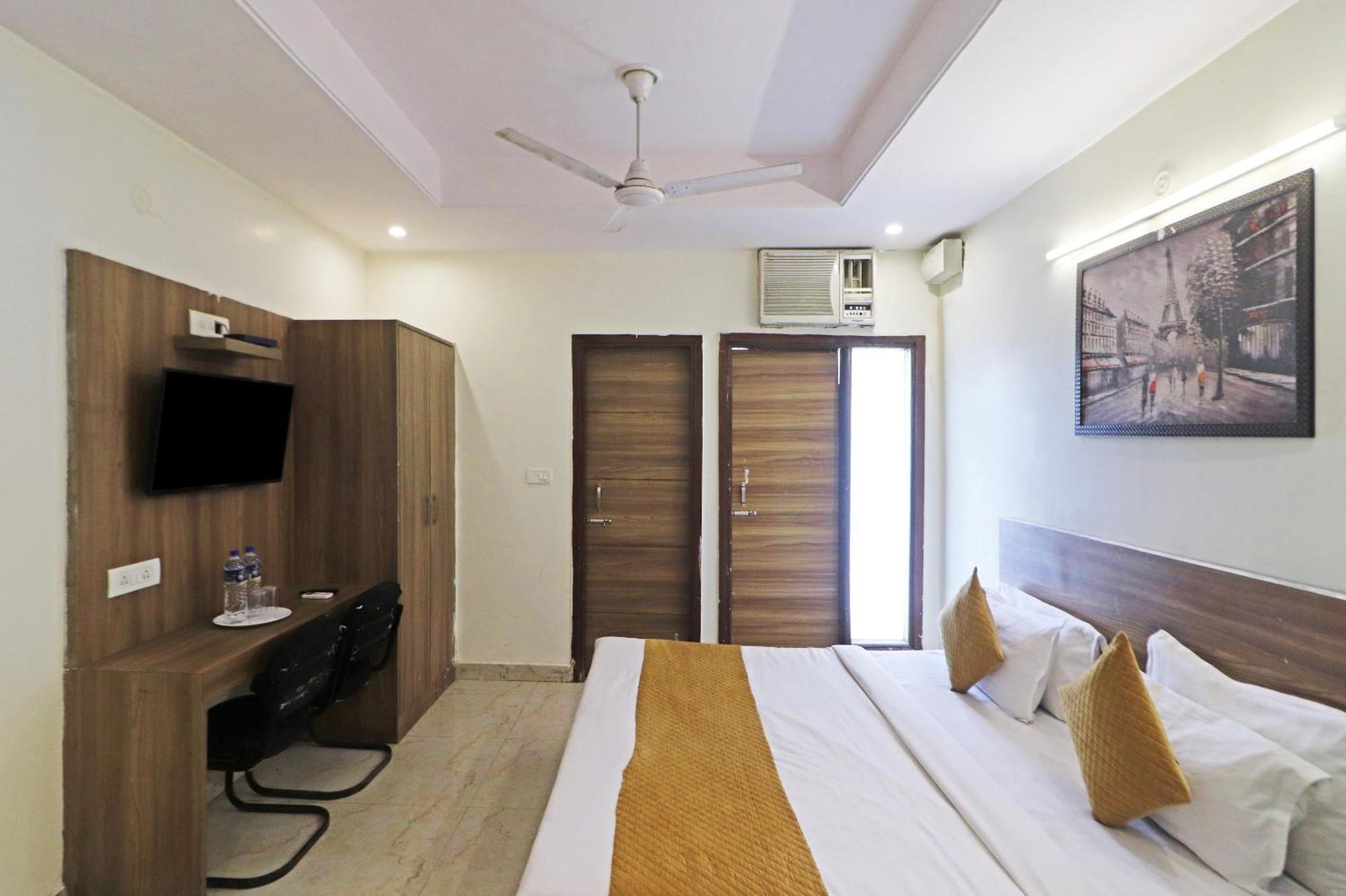 Hotel Aerostar Gold - Opposite Max Healthcare دلهي المظهر الخارجي الصورة