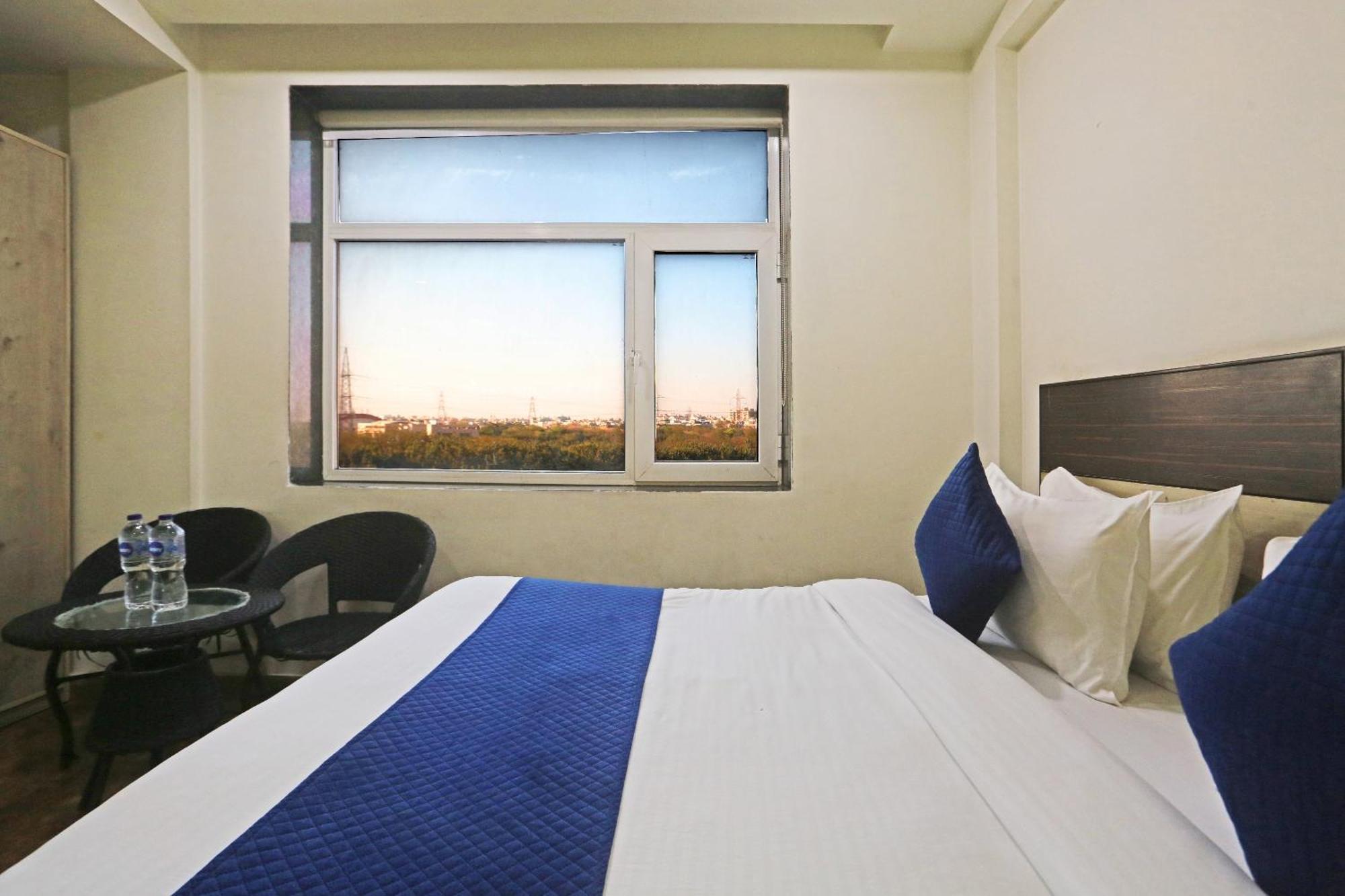 Hotel Aerostar Gold - Opposite Max Healthcare دلهي المظهر الخارجي الصورة