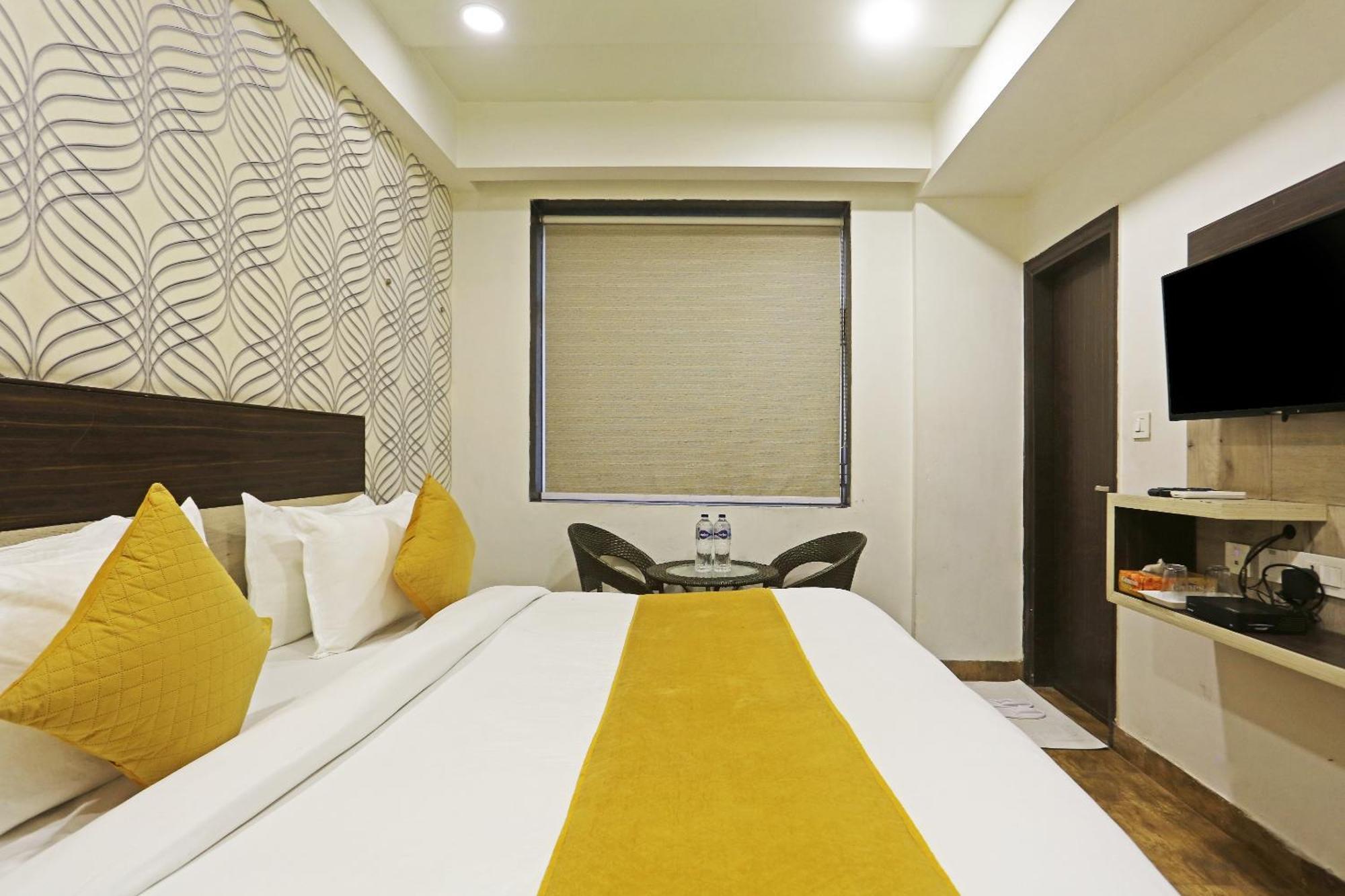 Hotel Aerostar Gold - Opposite Max Healthcare دلهي المظهر الخارجي الصورة