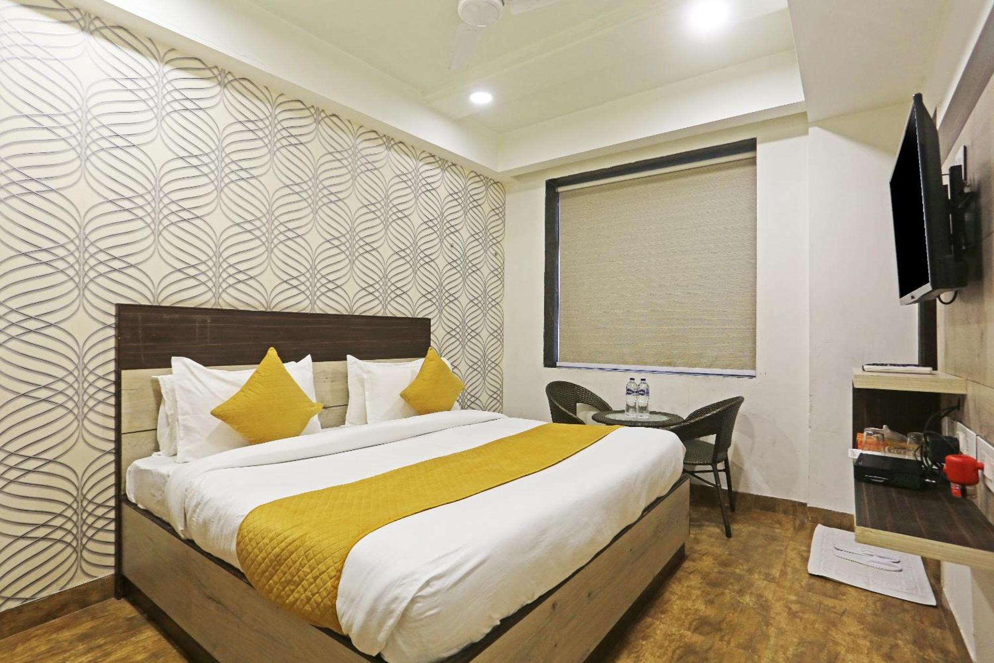 Hotel Aerostar Gold - Opposite Max Healthcare دلهي المظهر الخارجي الصورة